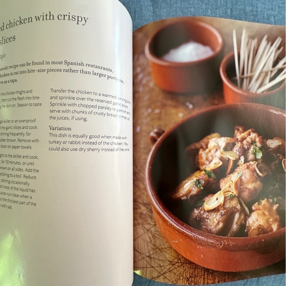 Tapas cookbook, easy Spanish recipes. New condition, hardcover - Picture 7 of 7